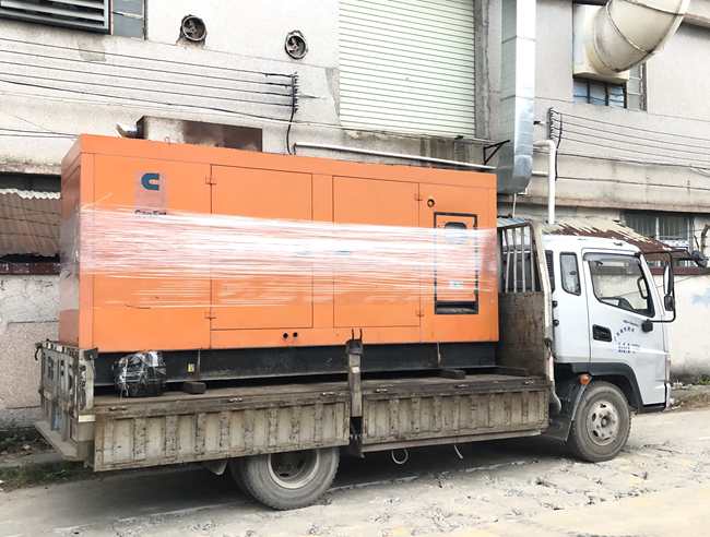 靜音式康明斯300kw二手發(fā)電機(jī)